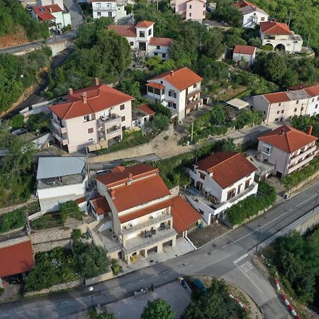 Apartman Marina 비르브닉 외부 사진